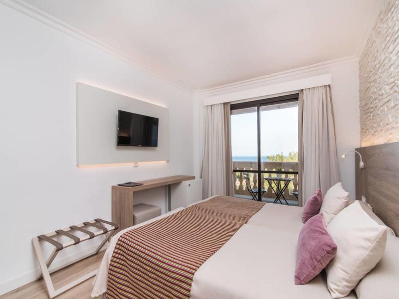 Habitación Doble Superior Hotel Na Taconera Font de Sa Cala Habitación Doble Superior Hotel Na Taconera Font de Sa Cala